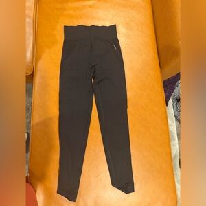 Gumshark set. Leggings shorts and sports bra